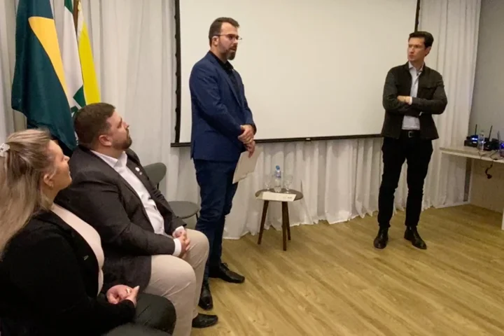 ACIG, AMPE e CDL discutem prioridades com Deputado Federal Gilson Marques