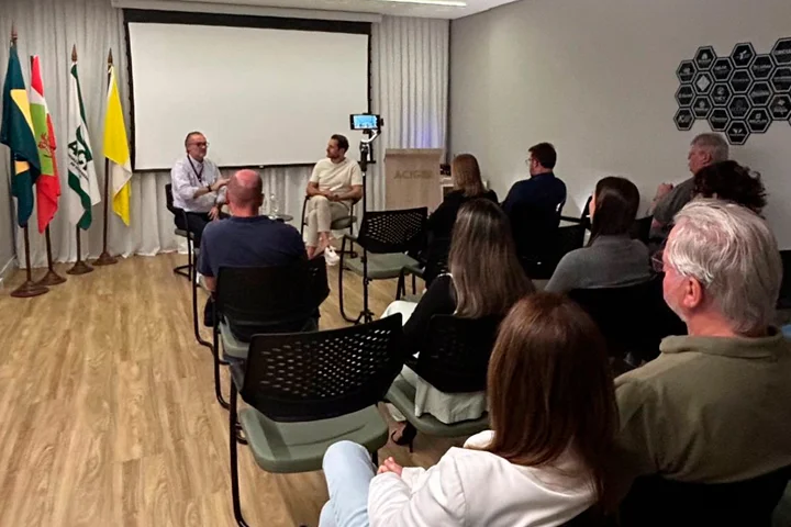 Do varejo ao futuro: Márcio Bertoldi inspira empresários no Painel Estratégico