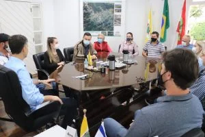 Pavimentação asfáltica na Rota das Águas